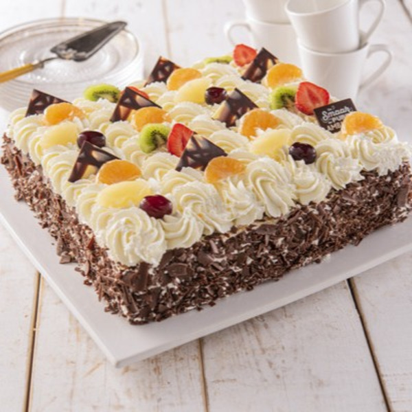 Slagroomtaart 16 pers. snijden